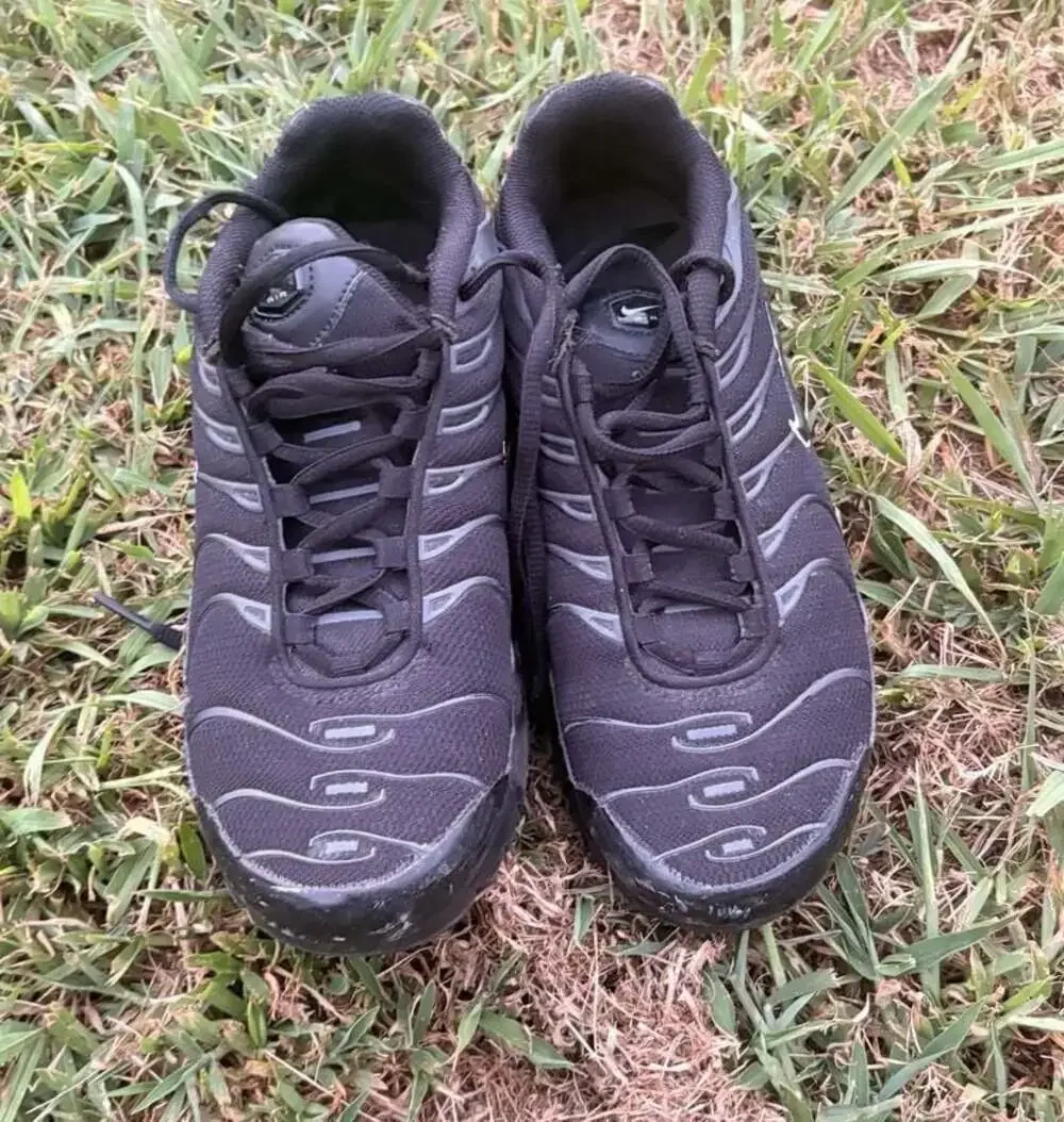 Nike Air Max Plus GS Black Pure Platinum Sneakers 6.5Y